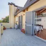 Apartment Homey Grandeur - Spacious With Terrace & Wi-fi Mailand